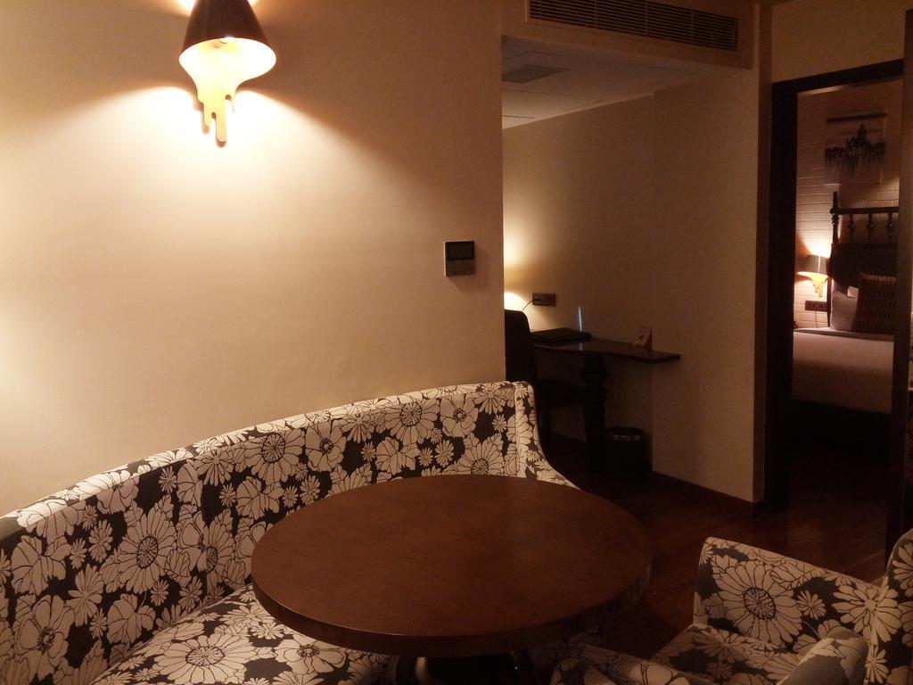 Best Western Plus O2 インドール エクステリア 写真